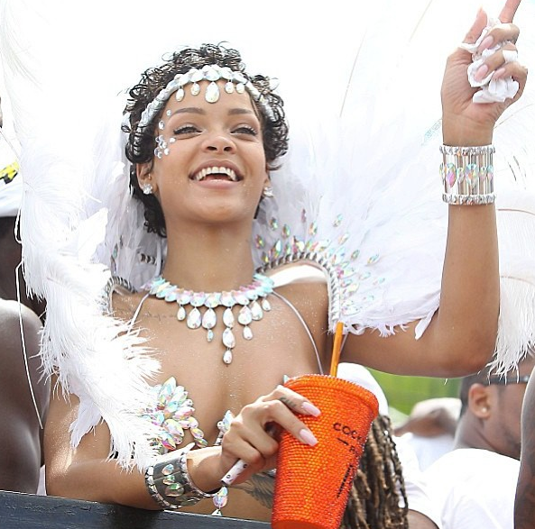 Pasándolo Mal Las Fotos Más Calientes De La Deshinibida Rihanna En El Carnaval De Barbados