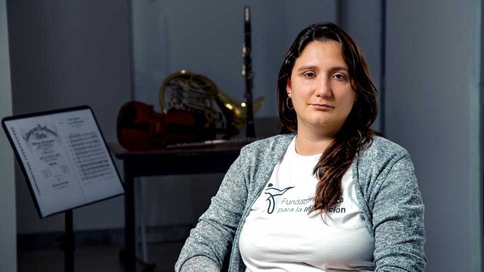 Ana Vanessa Marvez, la mujer detrás de la orquesta que une migrantes,  refugiados y chilenos