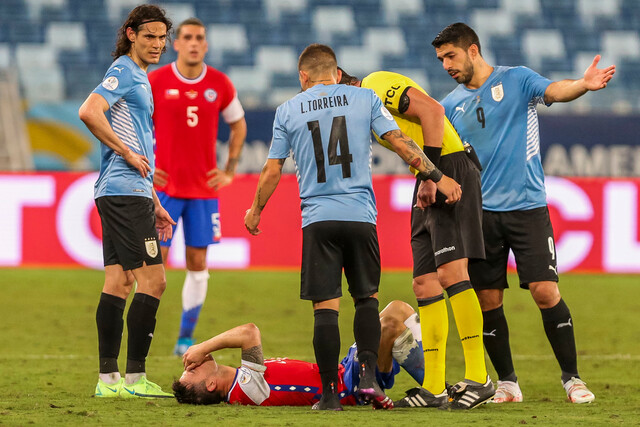 Prensa de Uruguay pide a su selección salir a con todo contra Chile