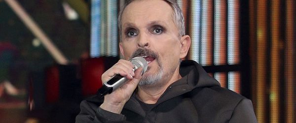 El cantante español, Miguel Bosé, durante una rueda de prensa en Ciudad de México