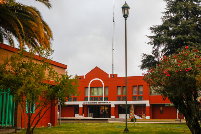 Vista de la fachada de la Municipalidad de San Ramón