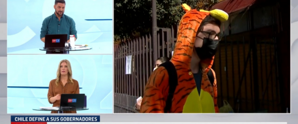 Joven llegó con pijama de tigre a votar