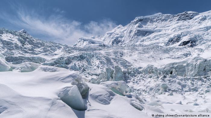Identifican virus de 15.000 años de antigüedad en el deshielo de los glaciares tibetanos