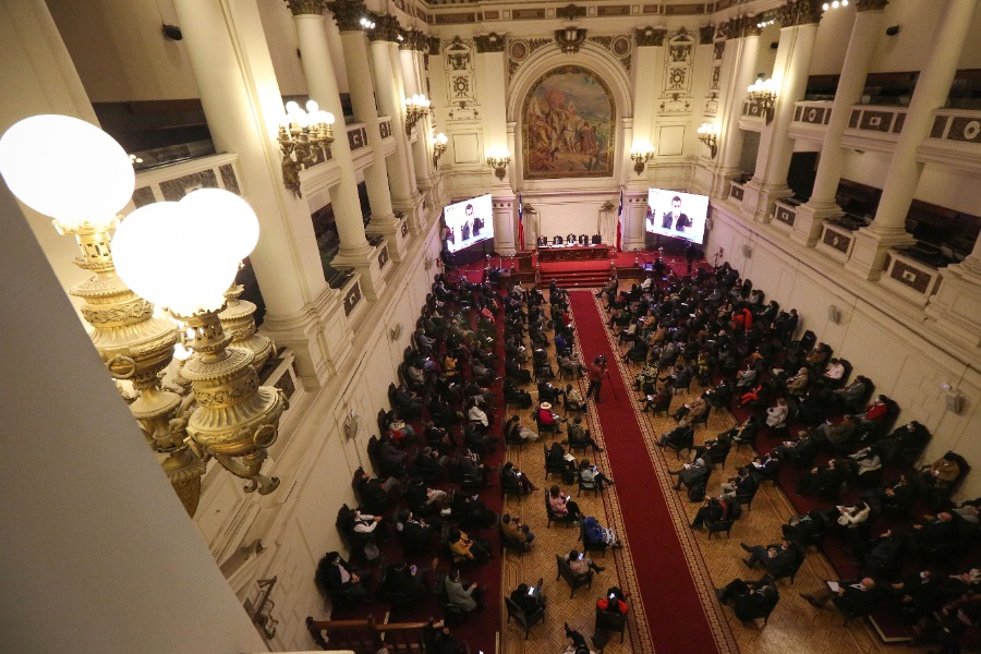 Vista general de la primera sesión de la Convención Constitucional, realizada en el Salón Plenario del Ex Congreso Nacional en Santiago. Foto: Agencia Uno.