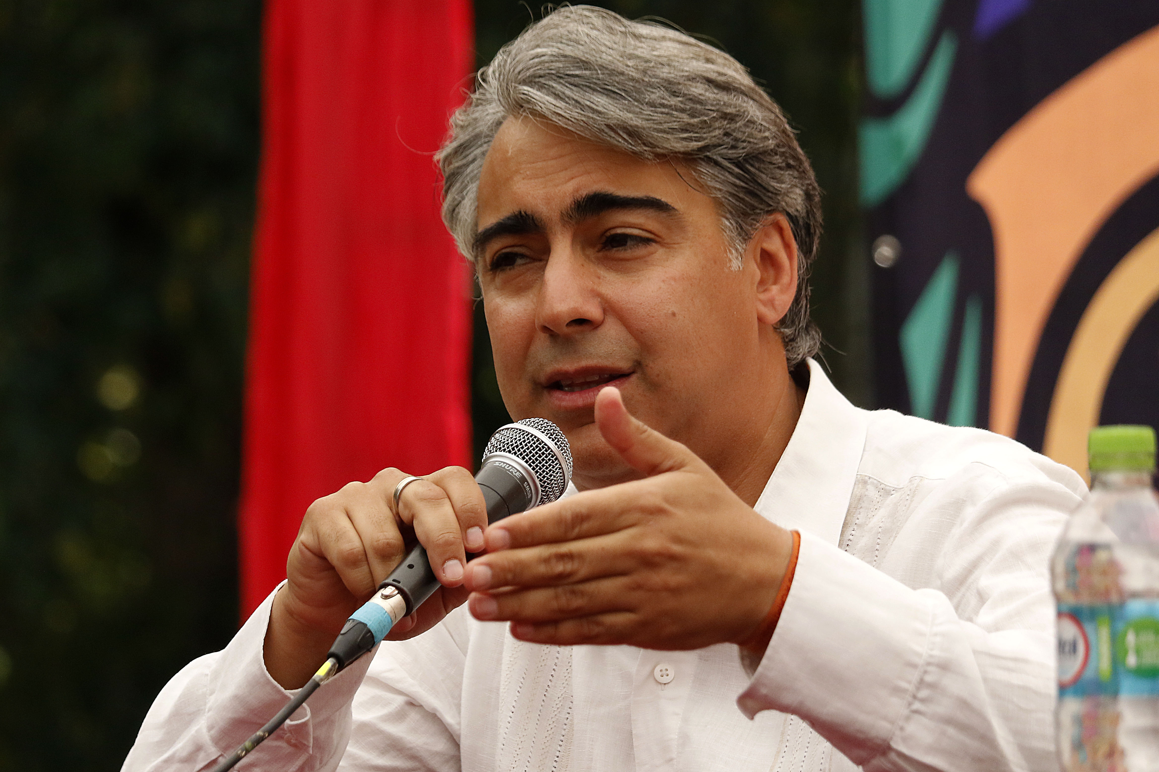 Luego de ser absuelto por los cargos de fraude al fisco y delitos tributarios, Marco Enríquez-Ominami aprovechó su tiempo en las pantallas de CNN para criticar la candidatura de Sebastián Sichel.