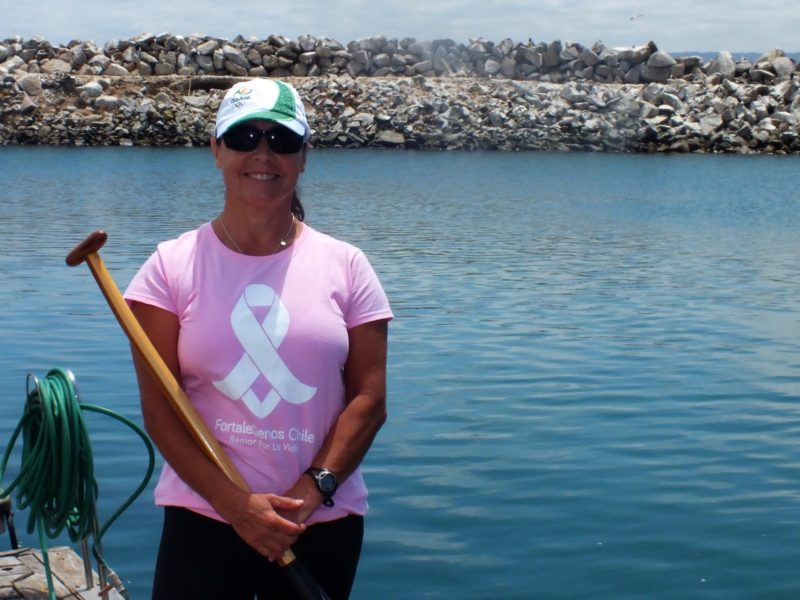 Mónica Hernández, la profesora de Educación Física que entrena a supervivientes de cáncer de mama e impulsa el paracanotaje en Chile