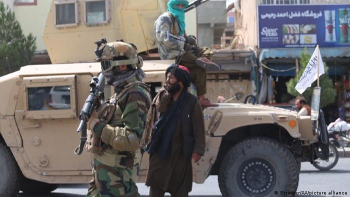 oldados talibanes en Herat.