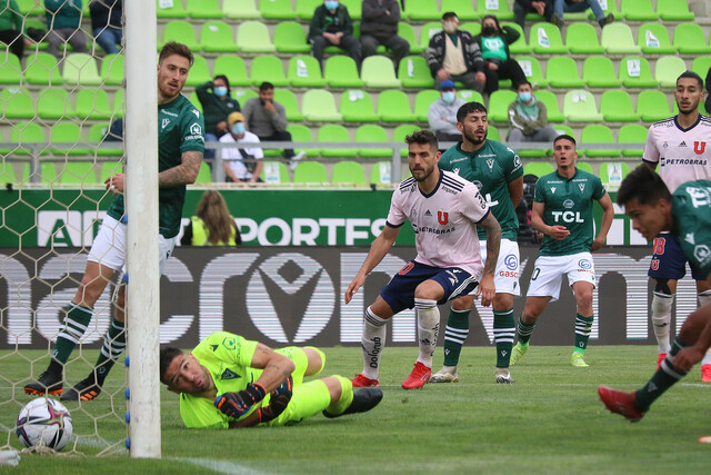 Joaquin Larrivey en festejo de su gol y el 2-1