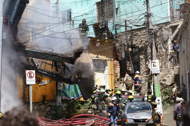 Bomberos incendio Valparaíso