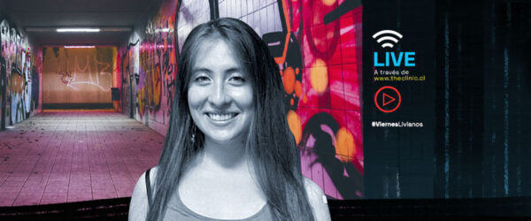 La imagen muestra a la astrónoma chilena Teresa Paneque frente a un callejón con grafittis