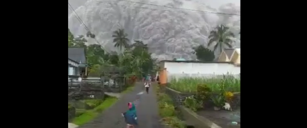 erupción volcan semeru indonesia
