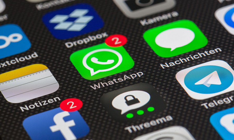 Grupo de WhatsApp de vecinos se escandalizó por creación de chat paralelo con nombre en mapudungún