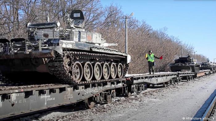 El Ministerio de Interior de Ucrania denunció hoy la entrada de varias columnas de tanques rusos en la zona de la región de Lugansk, en el este del país, controlada por Kiev.