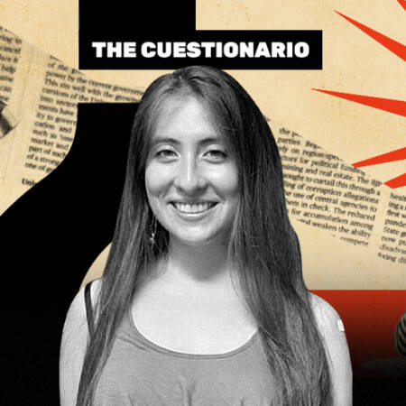 La imagen muestra a Teresa Paneque frente a un collage de The Cuestionario