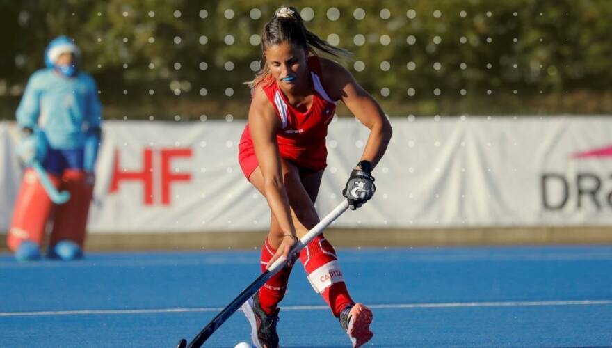 Constanza Palma, Capitana de la Selección de Hockey Femenino de Chile, se encuentra jugando en los Juegos Panamericanos 2022.