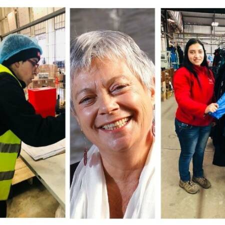 En la imagen se ve a los costados a cuatro personas que fueron capacitadas por Fundación Tacal, y al medio Andrea Zondek, presidenta de la organización que busca la inclusión laboral de personas en situación de discapacidad.
