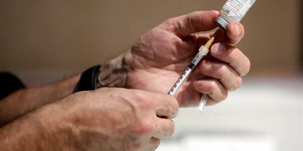 Una veintena de niños belgas recibe por error vacuna no autorizada de Moderna