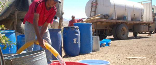 Estudio destapa negocio de camiones aljibe en Petorca: empresarios agrícolas son los mismos que venden el agua