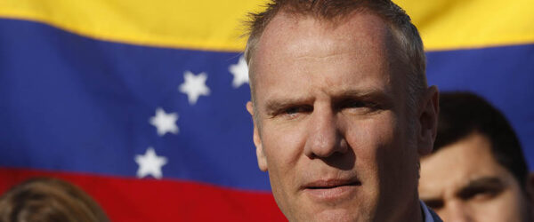 Recuerdan a Felipe Kast el día que fue a la frontera a gestionar ingreso de venezolanos a Chile