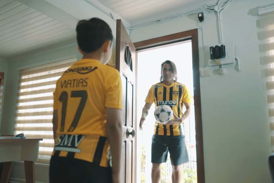 La creativa presentación de la nueva camiseta de Fernández Vial