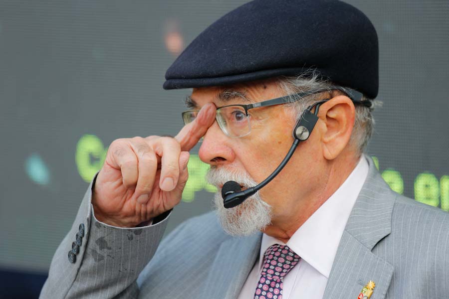 José Maza repasa a la Convención: "Quieren inventar un país imaginario"