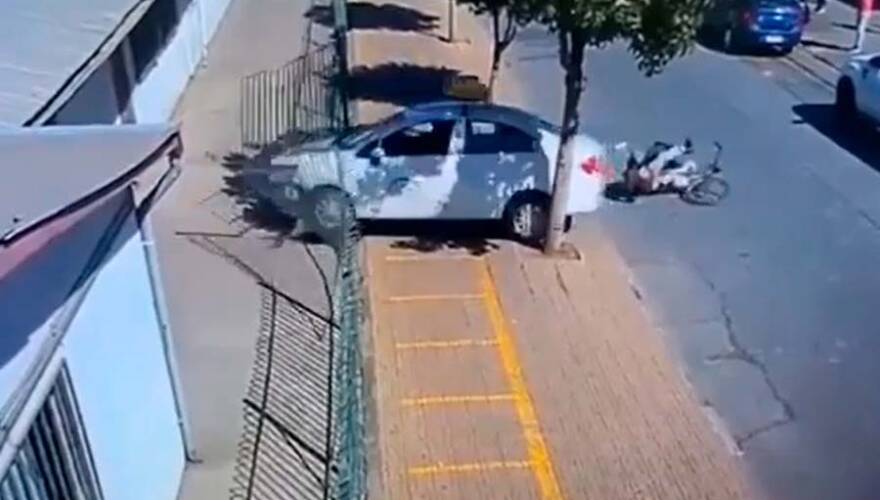Conductora protagoniza accidente en Curicó durante examen de conducir