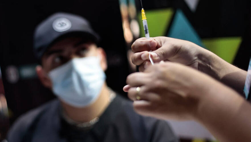 Gobierno apoyará producción de vacunas tras acuerdo con la U de Chile