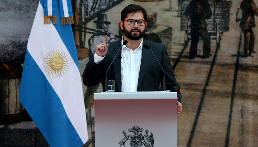VIDEO. La parada de carros que le dio Boric a periodista argentino