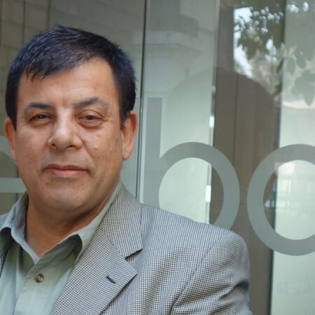 Juan Pardo, parado de frente