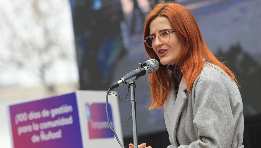 La confusa discusión que protagonizaron Emilia Ríos con seremi de la RM