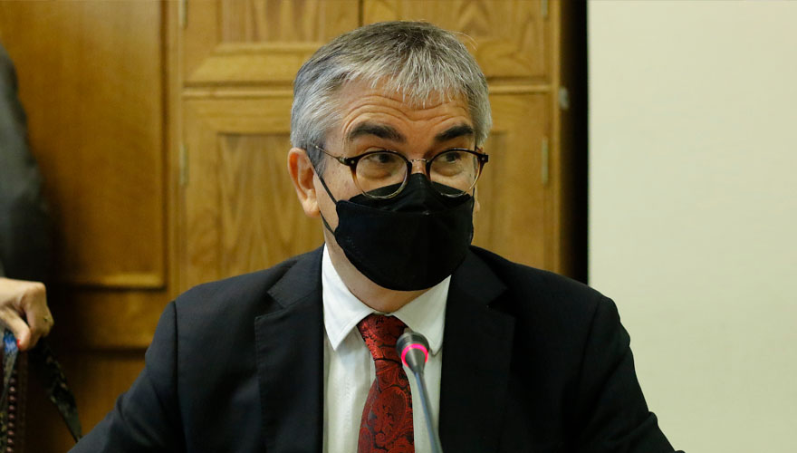 Mario Marcel sale a explicar la postura del gobierno contra los retiros