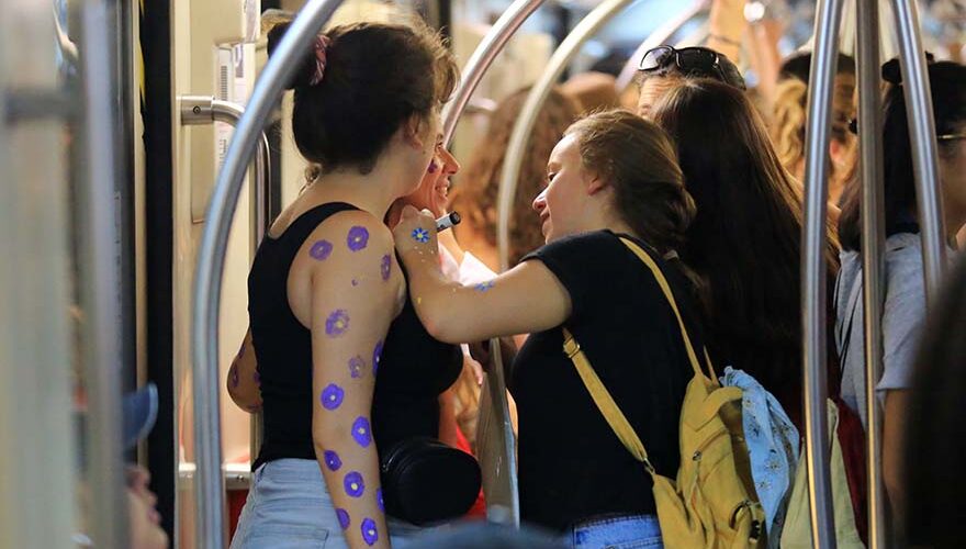 Vagones de Metro exclusivos para mujeres en Chile: ¿resuelve el problema?