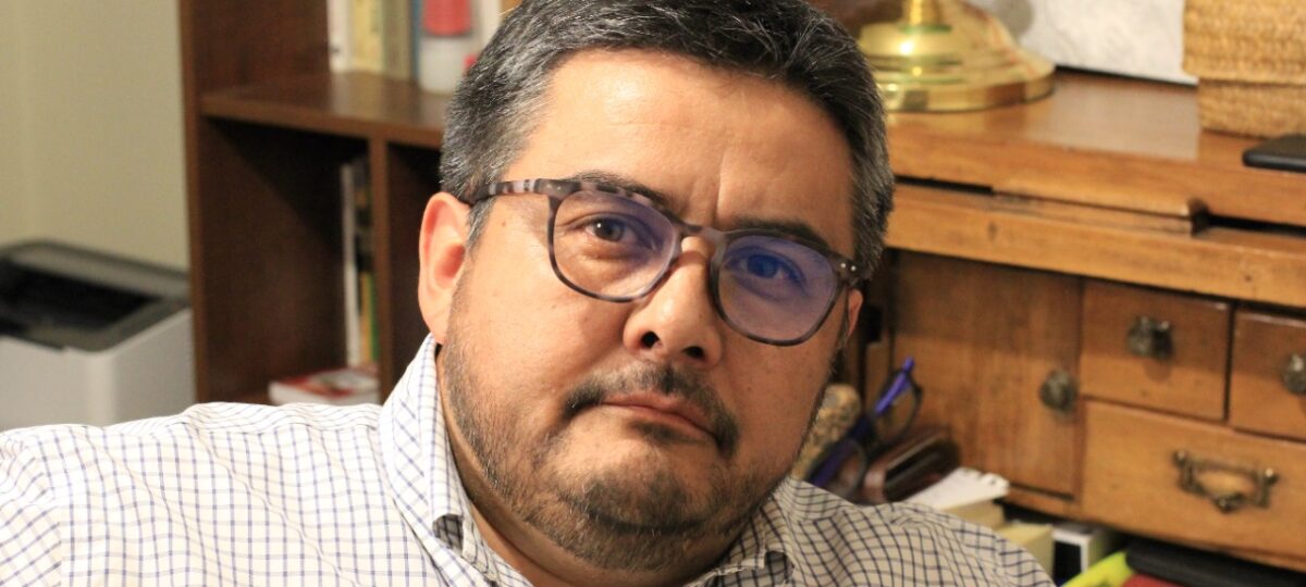 Rodrigo Sandoval sostiene que no votó por el gobierno de Boric "para que sus errores se los impute a funcionarios de bajo nivel".