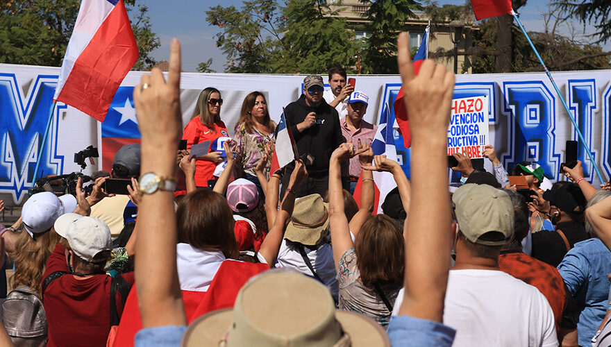 Pancho Malo encabezó marcha por el Rechazo: adherentes ahora lo llaman "Pancho Bueno"