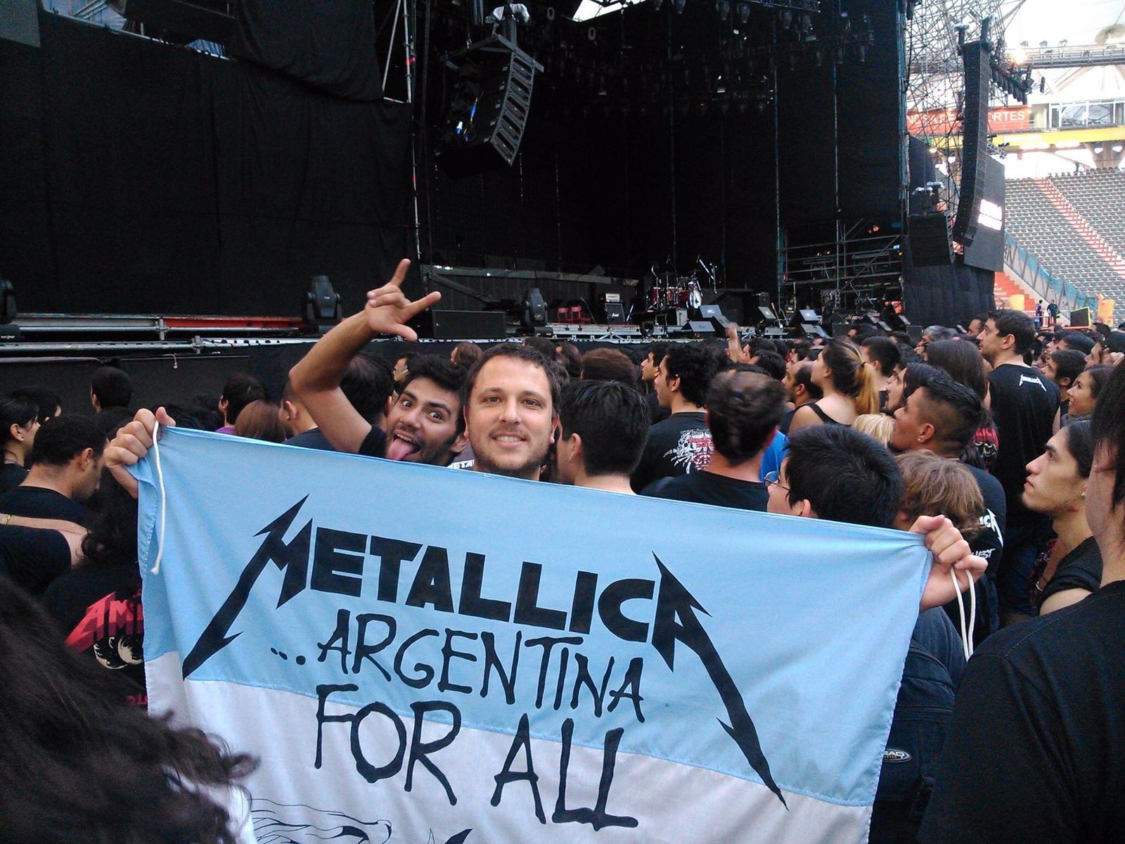 Desde la banda telonera hasta un argentino que viaja a Santiago: tres historias del “baldazo de agua fría” por la cancelación del concierto de Metallica en el Nacional