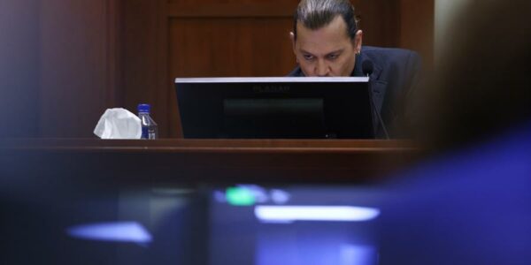 Amber Heard muestra video de Johnny Deep ebrio y violento en su juicio