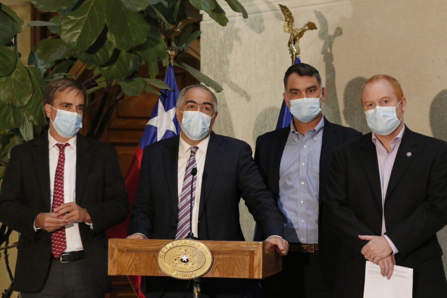 representantes de Chile Vamos en el Senado, Luciano Cruz-Coke (Evópoli), Francisco Chahuán (RN), Javier Macaya (UDI) y Rojo Edwards (Republicanos)