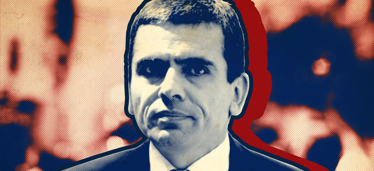 La imagen muestra a Carlos Gajardo frente a un fondo canalla