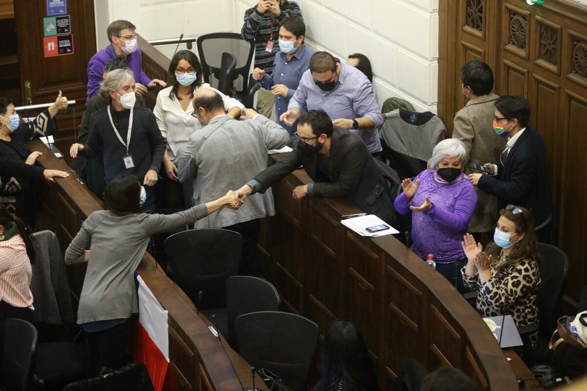 Pleno sistema político convención