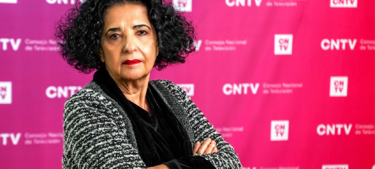 La presidenta del CNTV, Faride Zerán, aspira a que TVN sea "un canal público en serio".