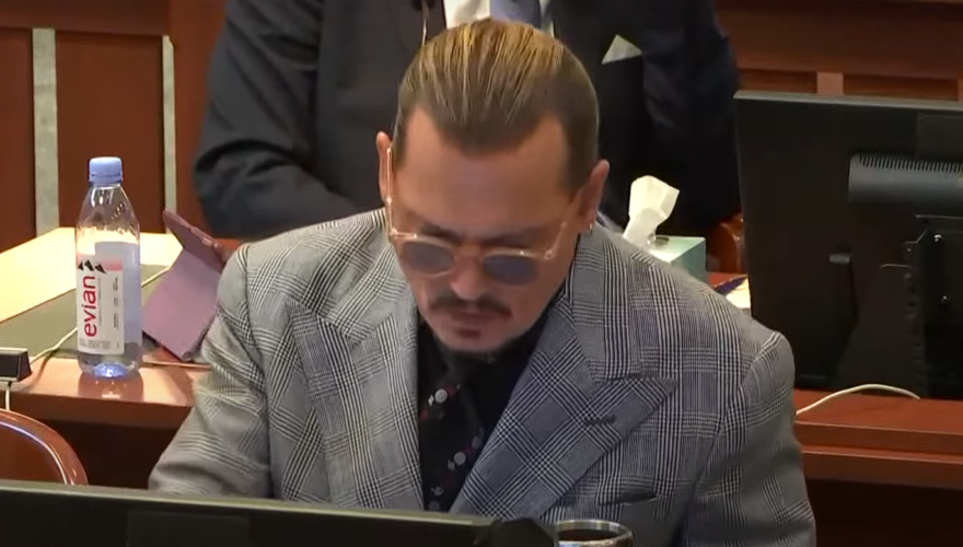 Cercanos de Depp declaran sobre sus problemas de alcohol y drogas