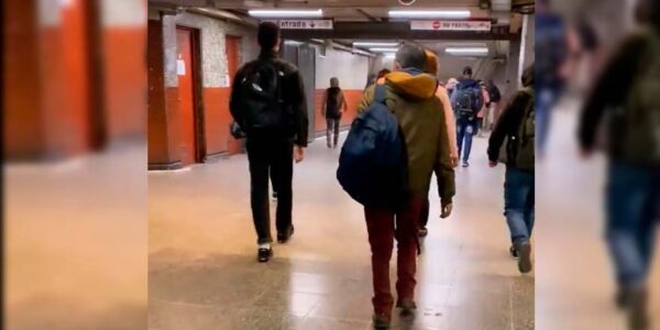 VIDEO. Usuaria de Metro mostró Estación Central sin comercio ambulante