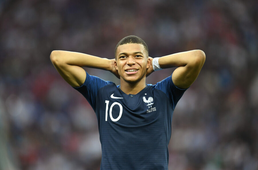 Prensa argentina no se guardó nada tras picante declaración de Mbappé