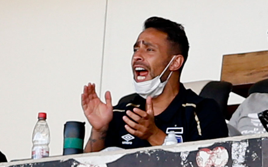 Jorge Valdivia cargó contra fanáticos que dejaron a Colo Colo sin público