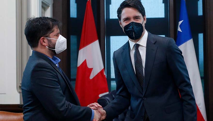 Justin Trudeau recibió a Boric en su viaje a Canadá con fraterno mensaje