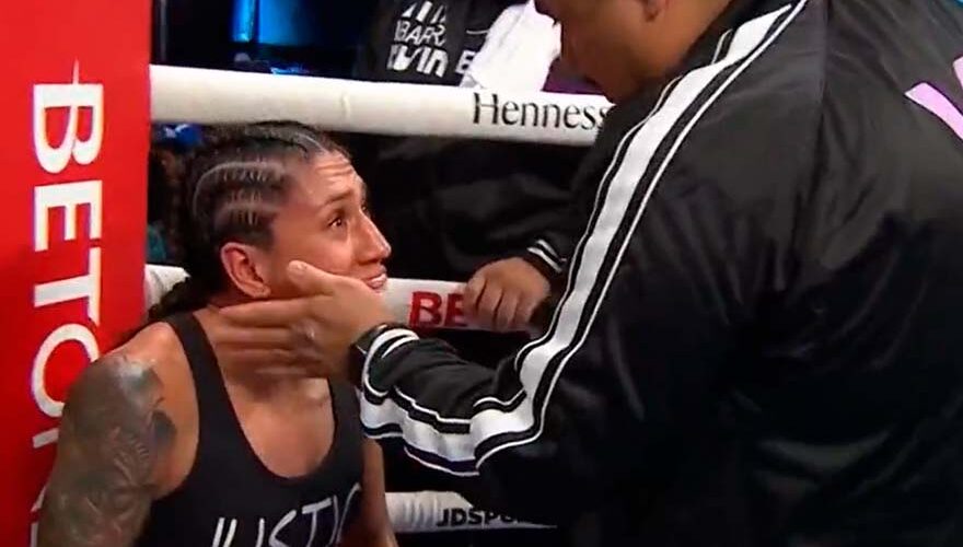 VIDEO. "Quiero llegar viva": boxeadora rogó detener pelea a entrenador