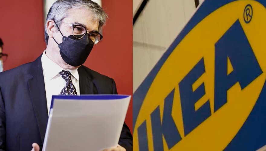 El ministro de Hacienda, en la inauguración de la primera tienda de IKEA en Chile, el año pasado.