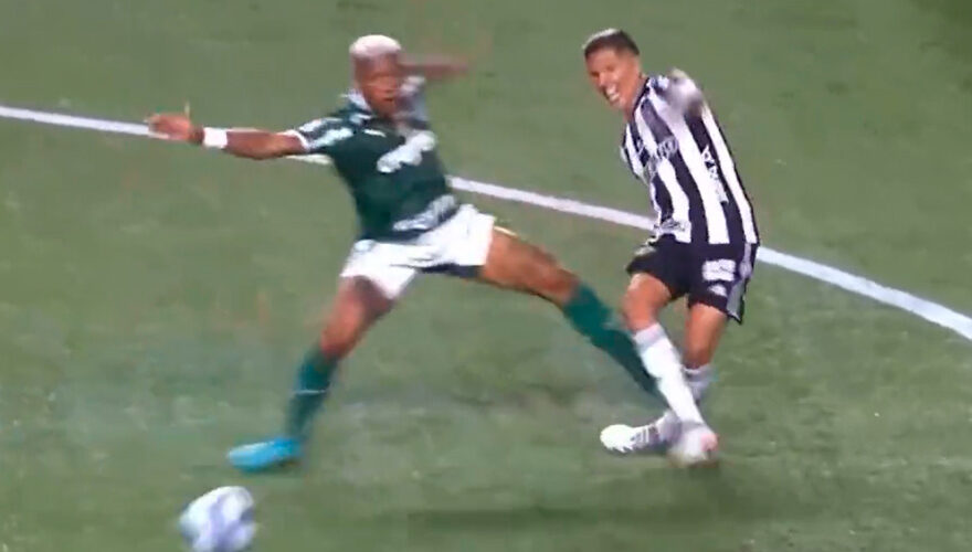 VIDEO. La criminal patada de Danilo por Palmeiras en Libertadores