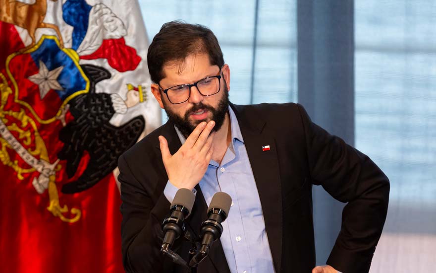 Boric respaldó al Servel comparando a críticos con Trump y Bolsonaro