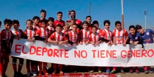 Club de fútbol argentino recibe sanción y el equipo no se deja amedrentar